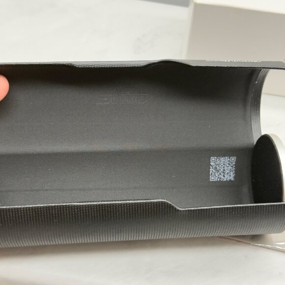 Silhouette Eyewear Case With Box & Cleaning Cloth - Picture 4 of 4